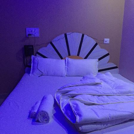 Oyo 75627 New Ankit Guest House Varanasi Exteriör bild