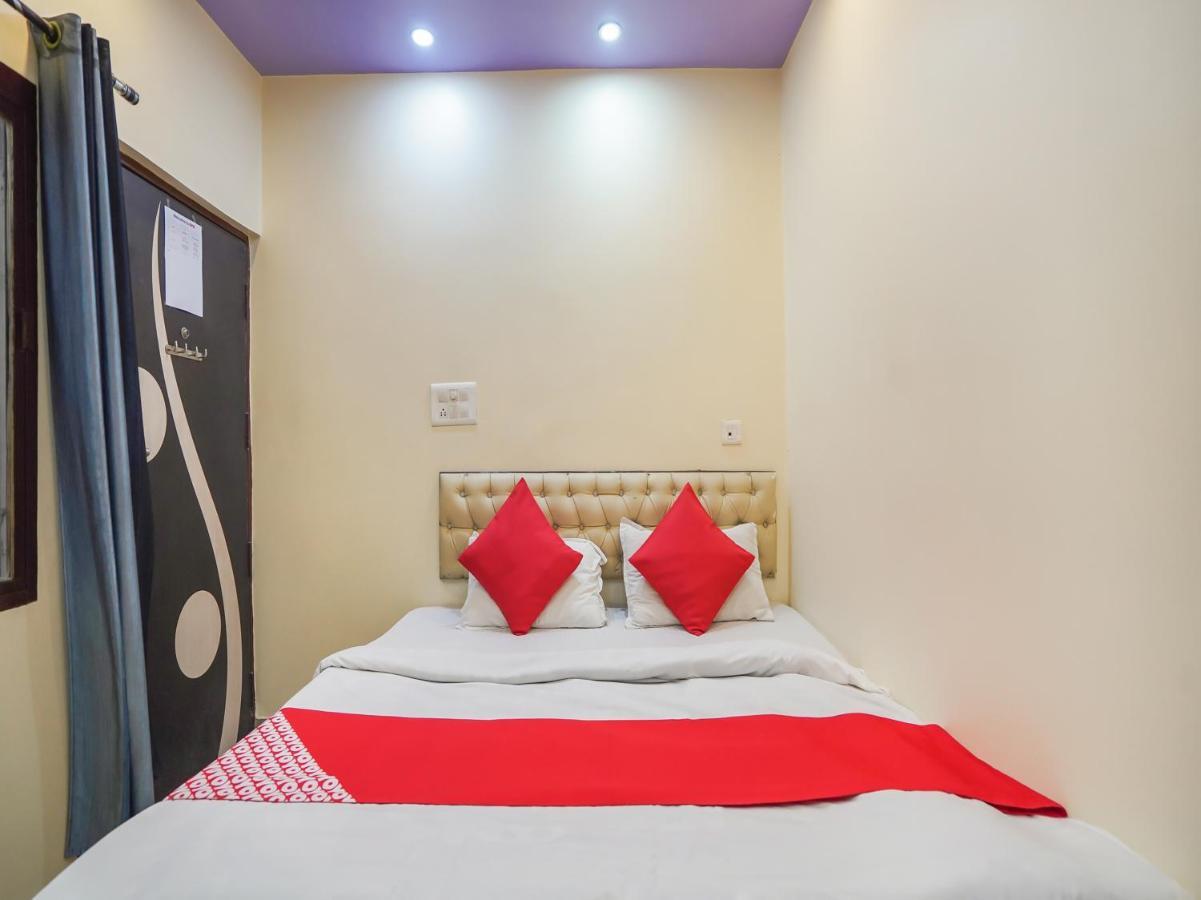 Oyo 75627 New Ankit Guest House Varanasi Exteriör bild