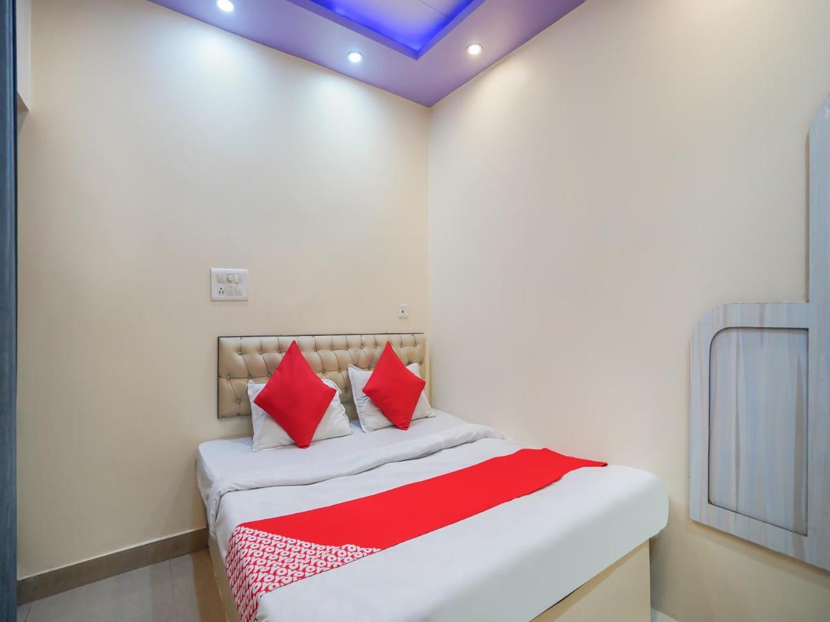 Oyo 75627 New Ankit Guest House Varanasi Exteriör bild