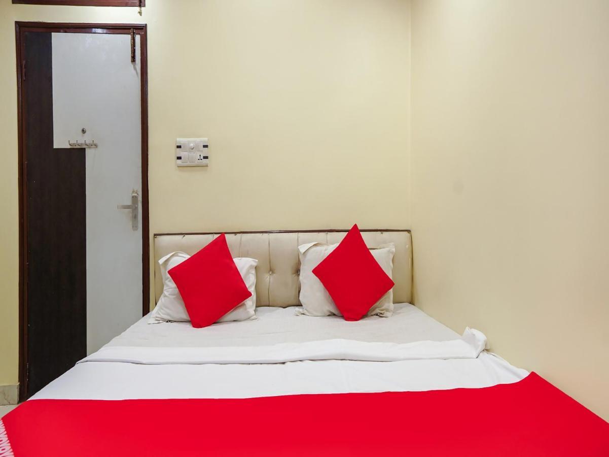 Oyo 75627 New Ankit Guest House Varanasi Exteriör bild