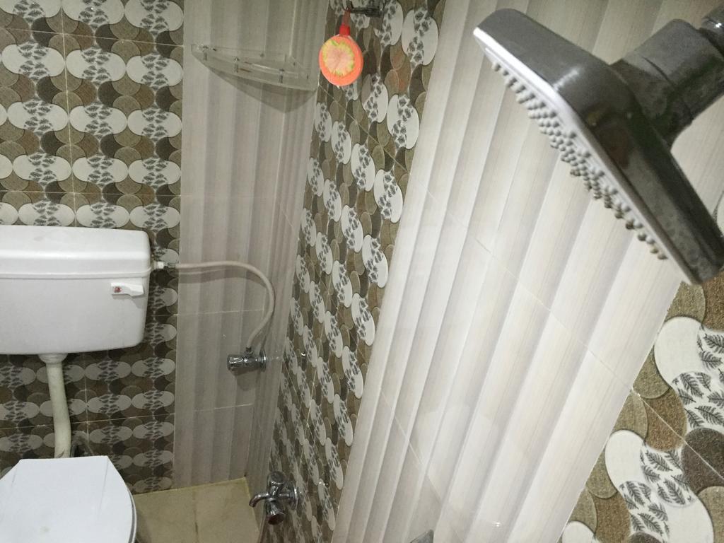 Oyo 75627 New Ankit Guest House Varanasi Exteriör bild