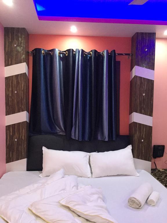 Oyo 75627 New Ankit Guest House Varanasi Exteriör bild